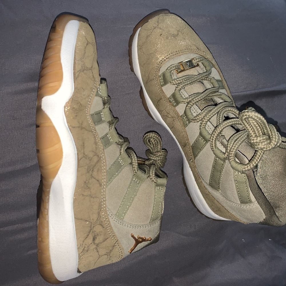 Womens Jordan 11 Retro 'Neutral Olive' Shoes